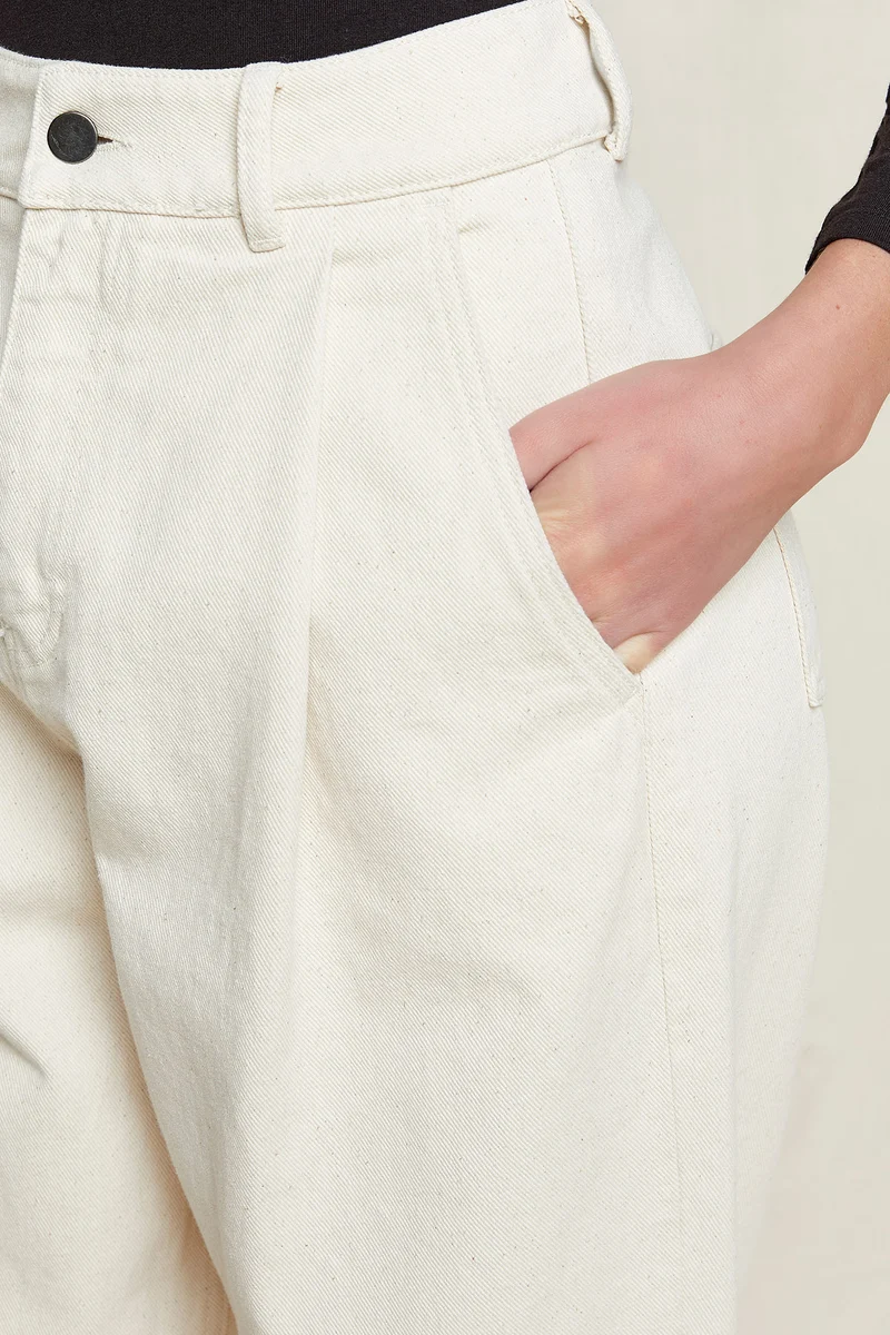 Tapaered Trousers aus Bio Baumwolle