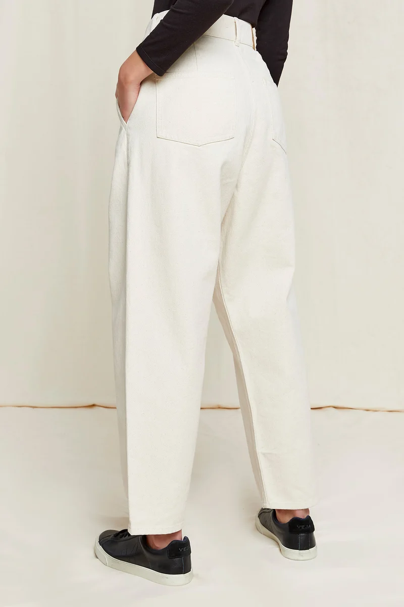 Tapaered Trousers aus Bio Baumwolle