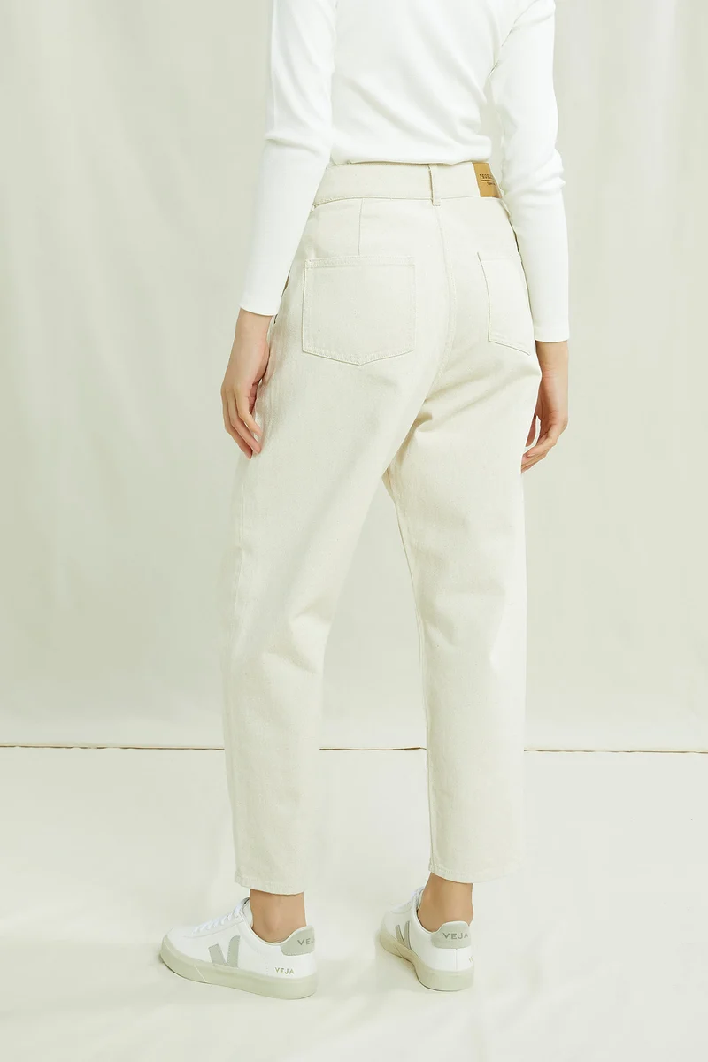Tapaered Trousers aus Bio Baumwolle