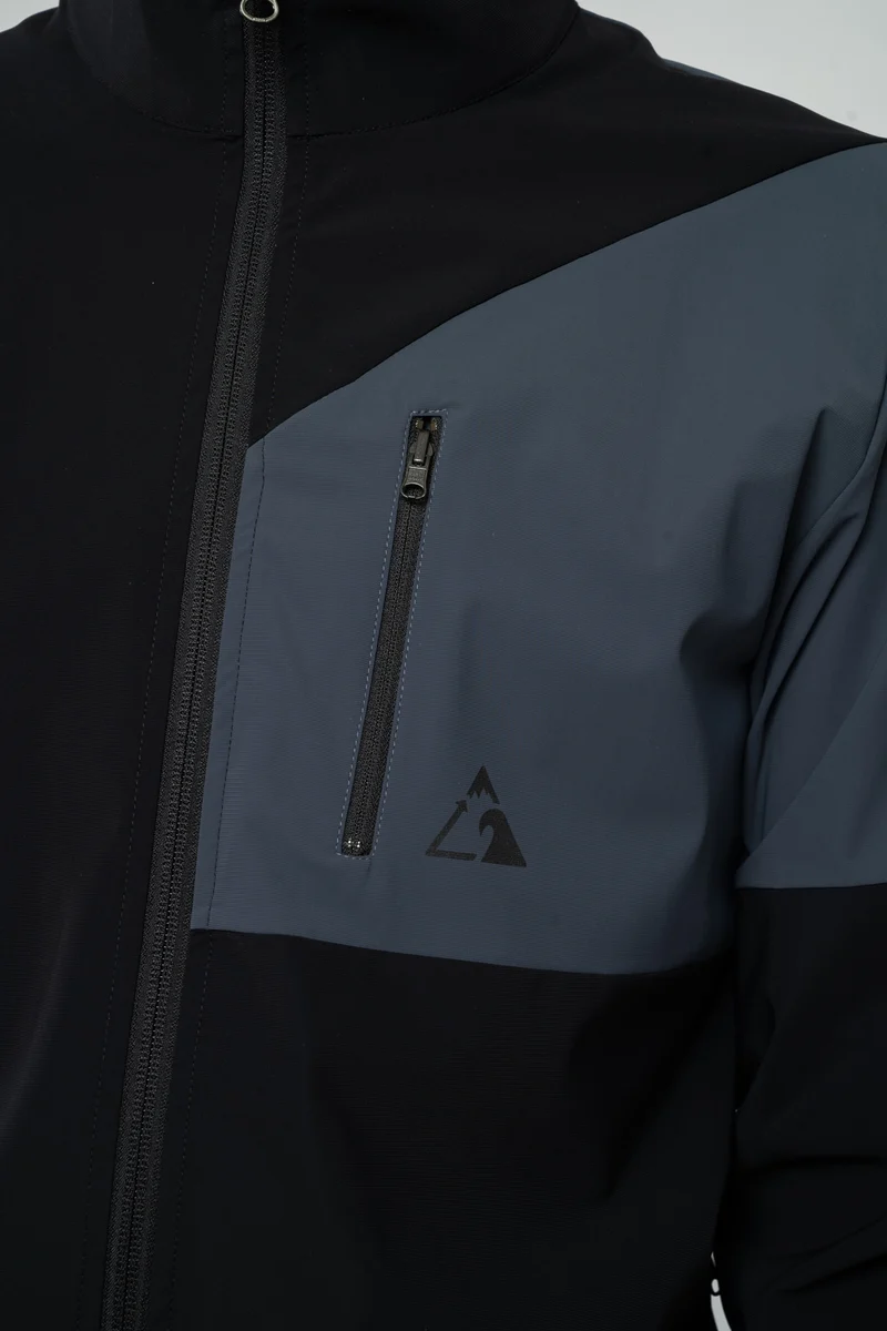 Sportjacke aus ECONYL®
