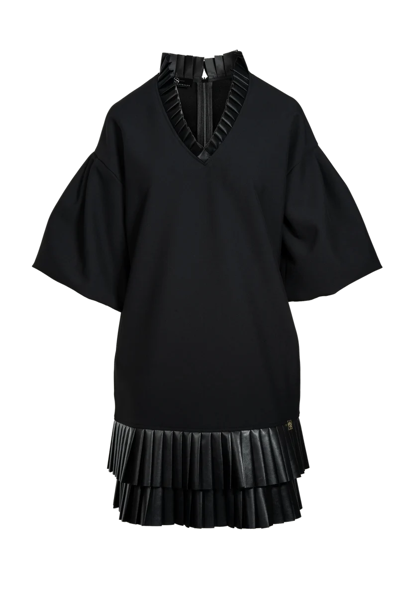 Kurzes Kleid mit veganen Lederfalten