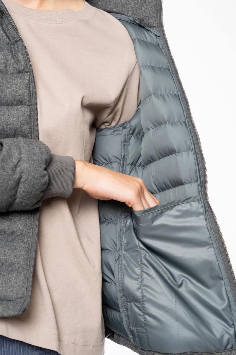 Weiche Daunenjacke aus recyceltem Polyester