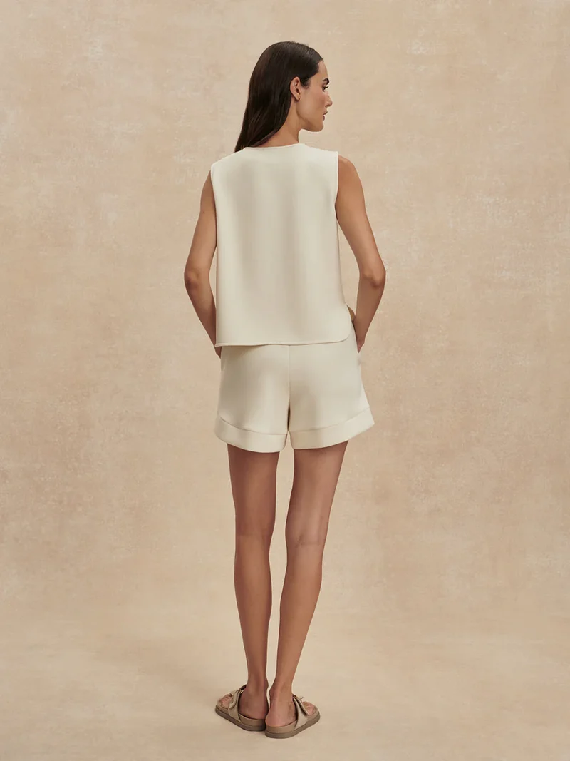 Atrium High Rise Short Pristine