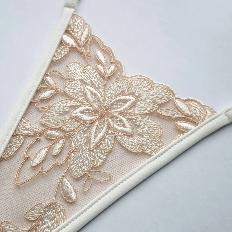 Jolie Fleur - Champagne - Mini G-String mit Schmuck