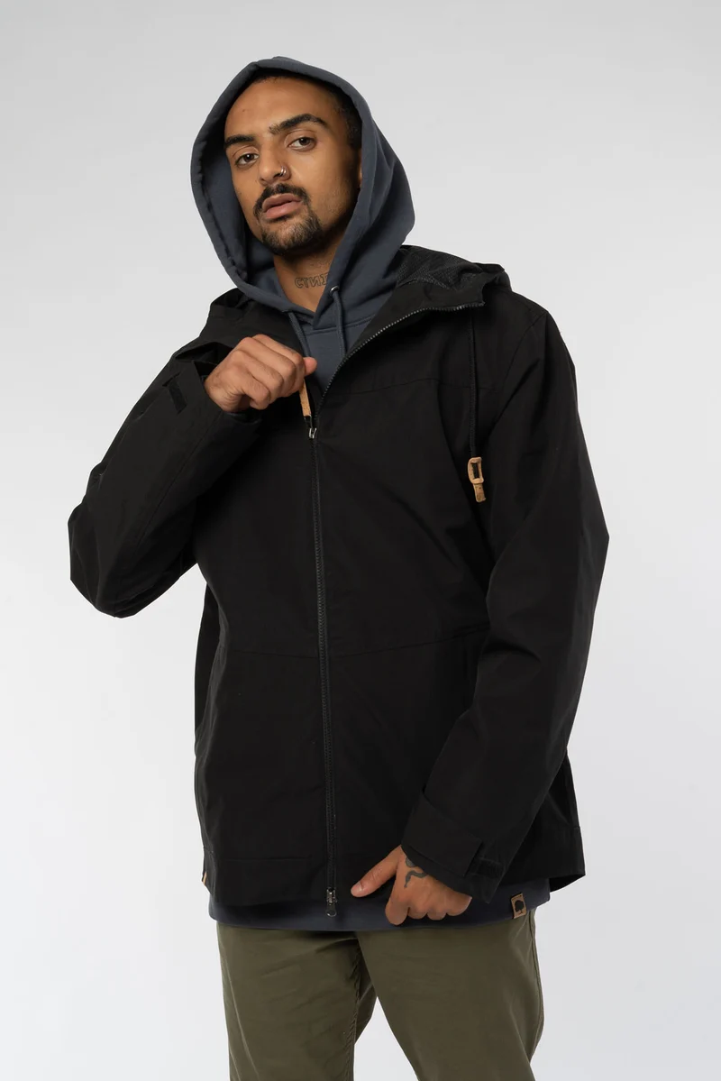 Regenjacke aus recyceltem Polyester