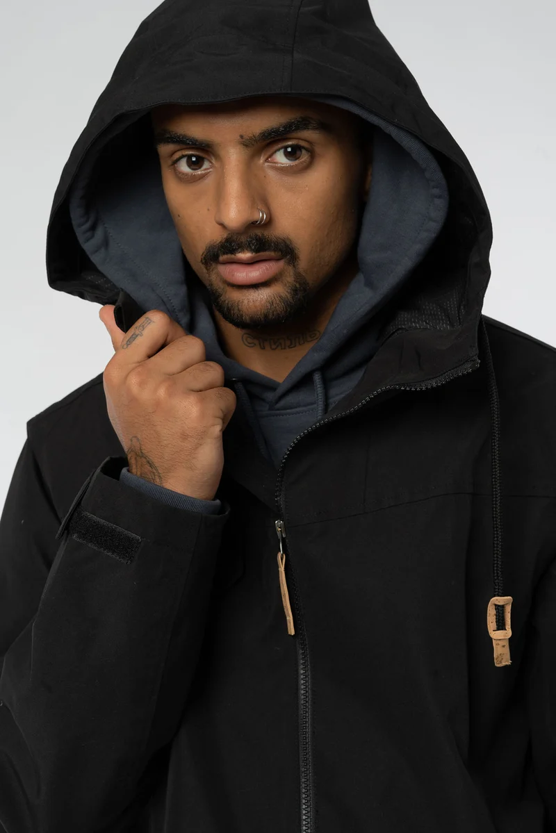 Regenjacke aus recyceltem Polyester