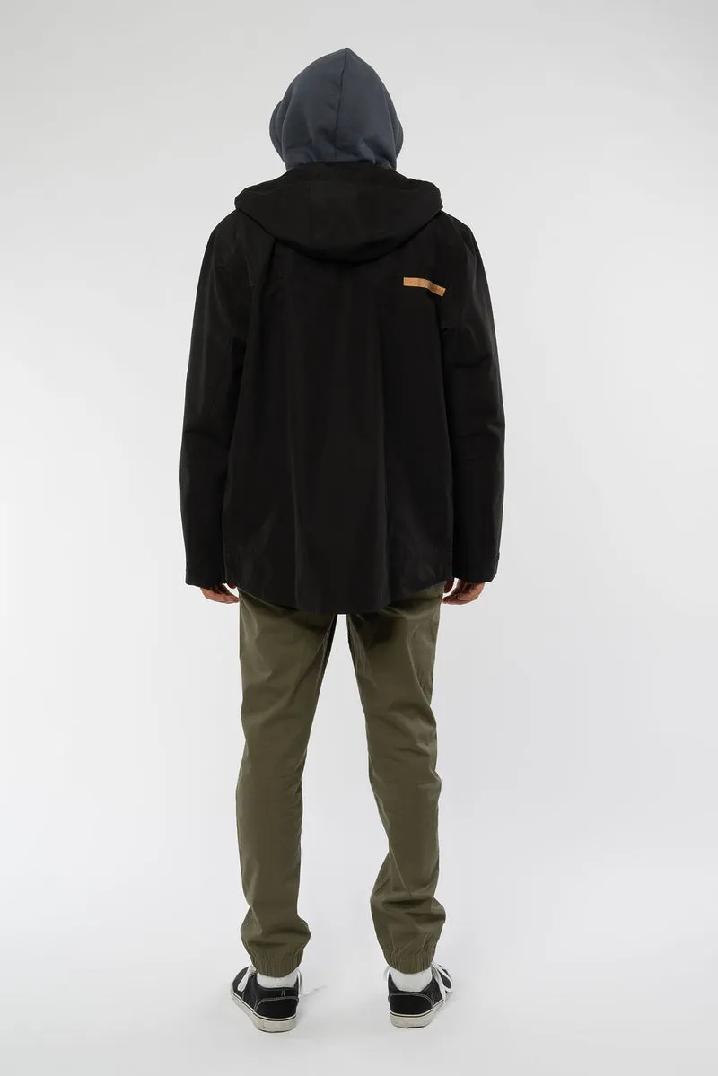 Regenjacke aus recyceltem Polyester