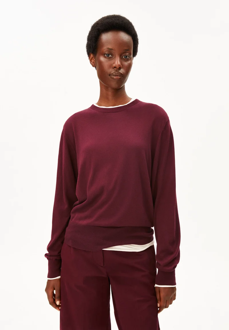 FINE KNIT SWEATER