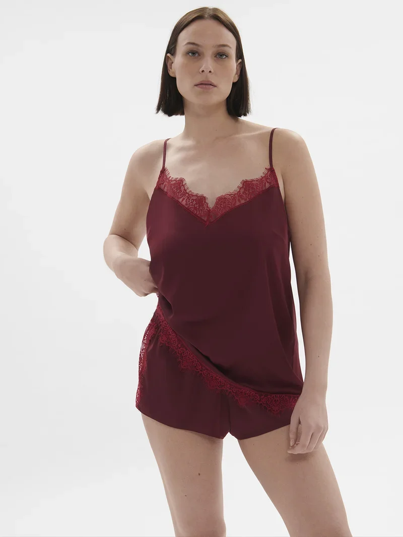 Simone Perele – Satin Secrets Night Short Spinellrot