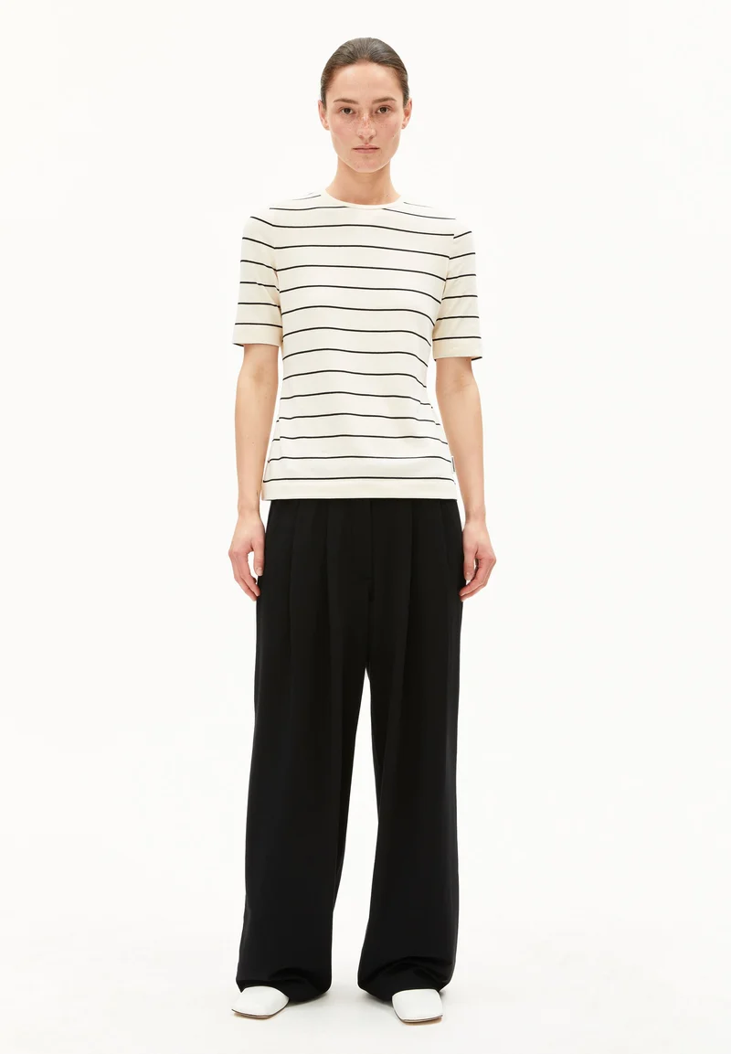 JAANISARA FINE STRIPE T-SHIRT