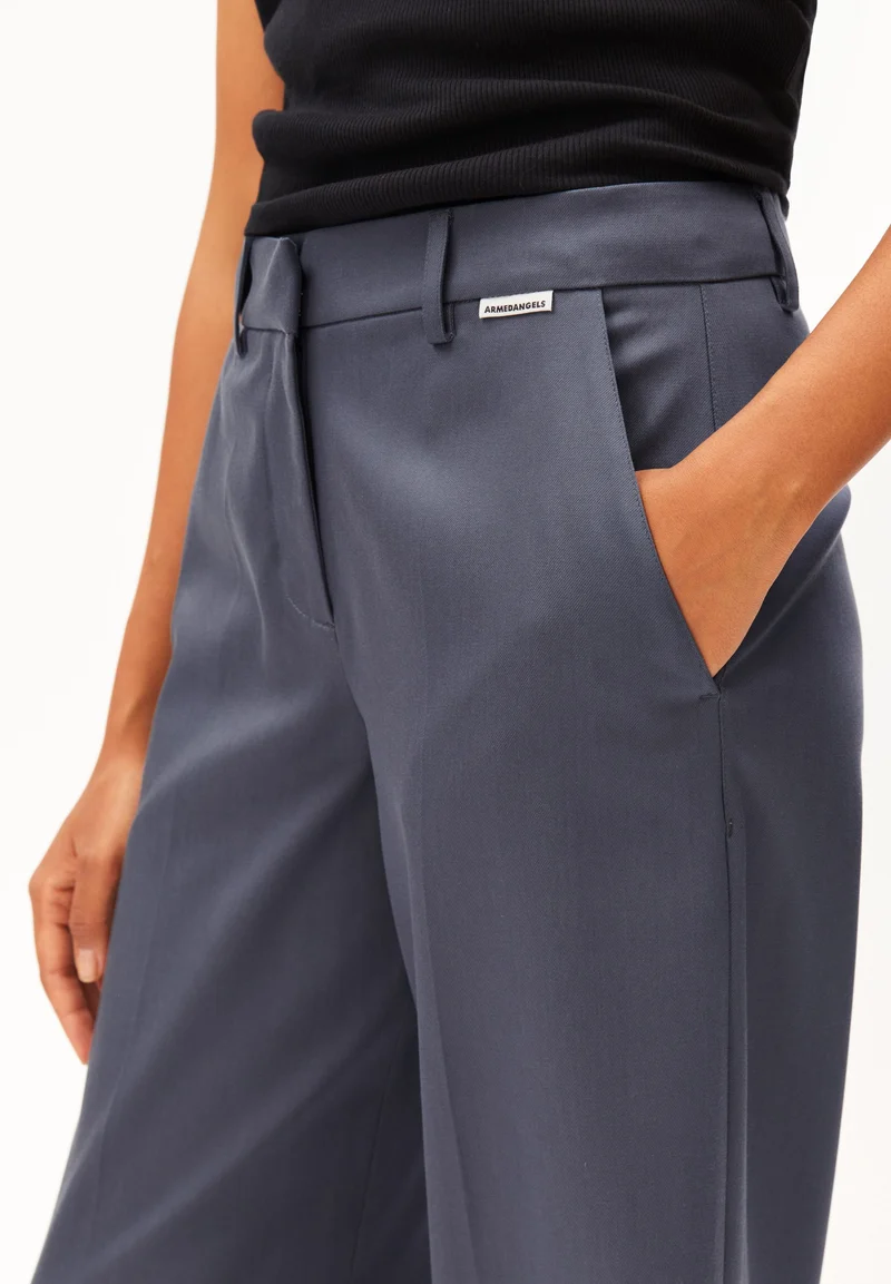LEANDRAA PANT
