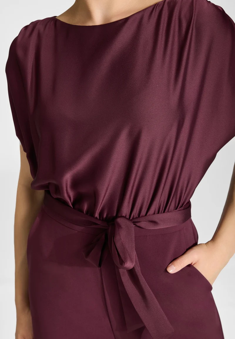 Jumpsuit aus Material-Mix