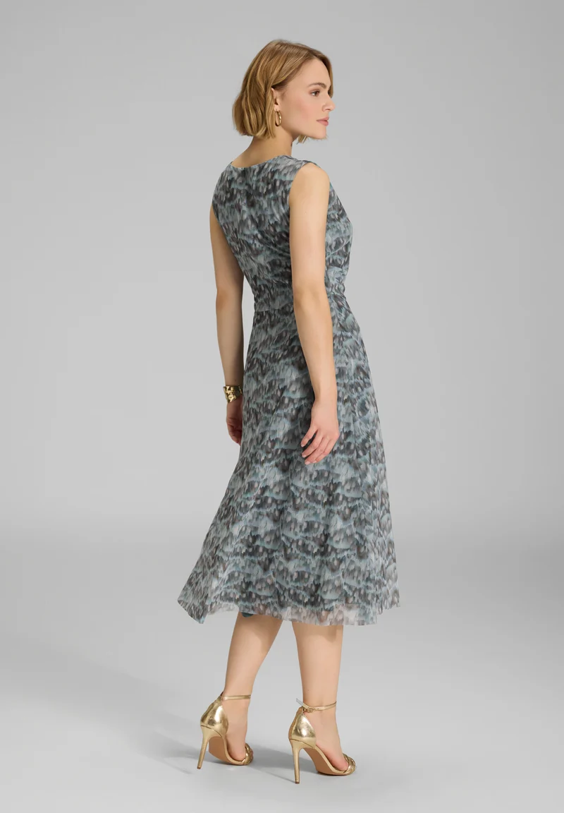 Midi Kleid aus weichem Mesh mit abstraktem Animal Print