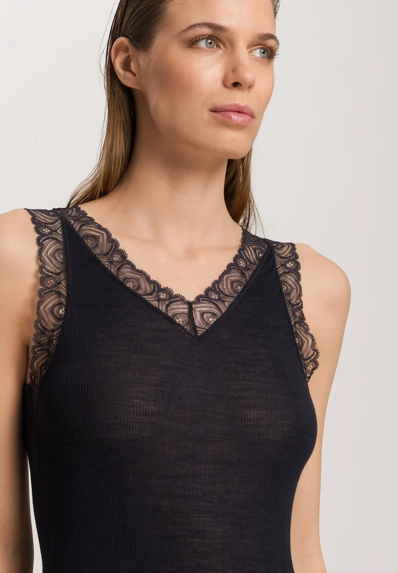 Woolen Lace Tank Top | black 070828-070019