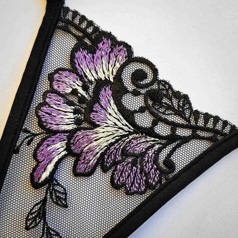 Midnight Bloom - Mini G-String mit Schmuck - Schwarz/ Lila