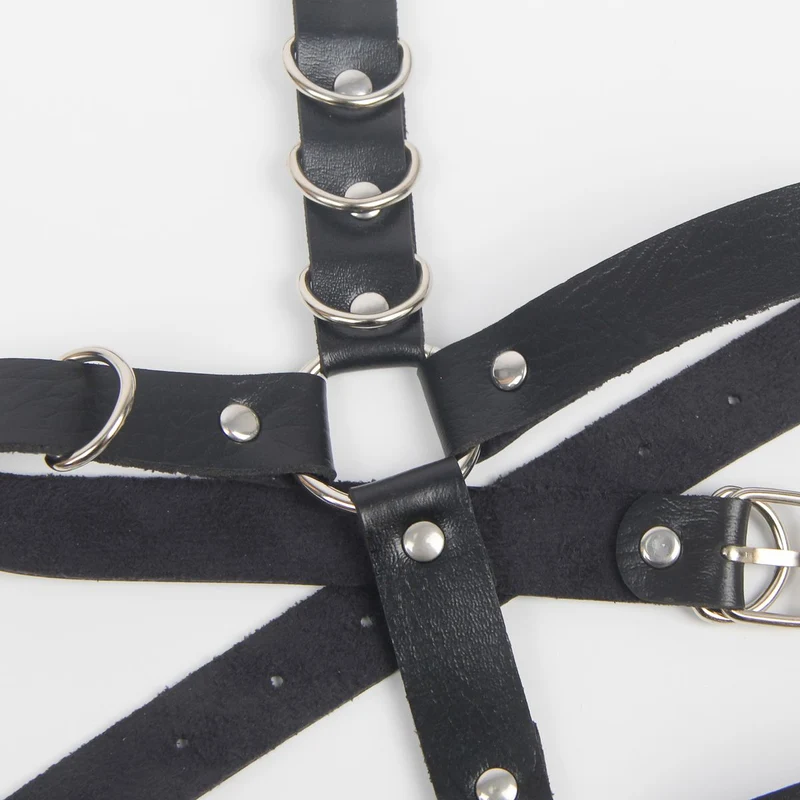 Anne Wünsche – "Night Vibes" Leg-Harness aus schwarzem PU-Leder