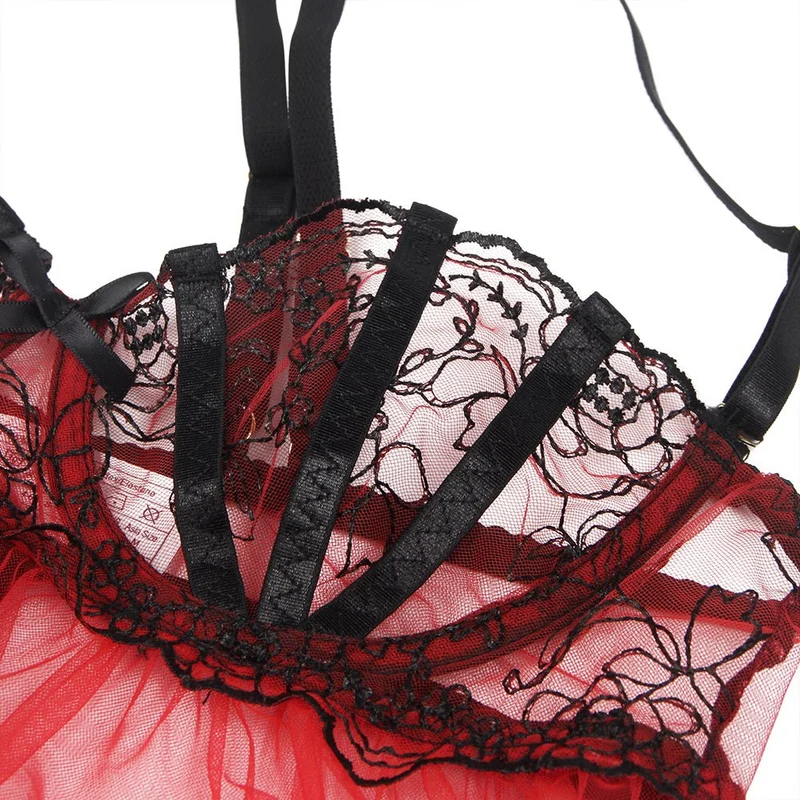 Hellrotes Babydoll aus Netzstoff mit verstellbaren Schulterträgern