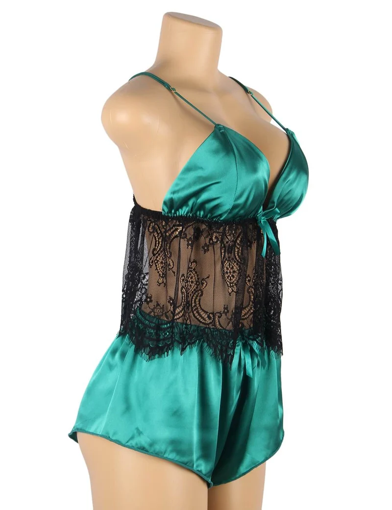 Zweiteiliger Pyjama-Set aus grünem und schwarzem Satin und Spitze mit Lochmuster