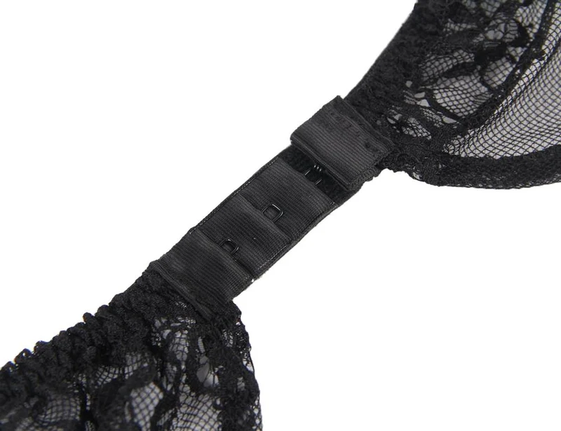 Zweiteiliger Pyjama-Set aus grünem und schwarzem Satin und Spitze mit Lochmuster