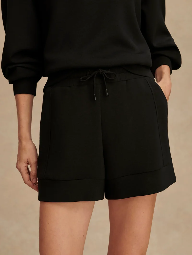 Atrium High Rise Shorts Black