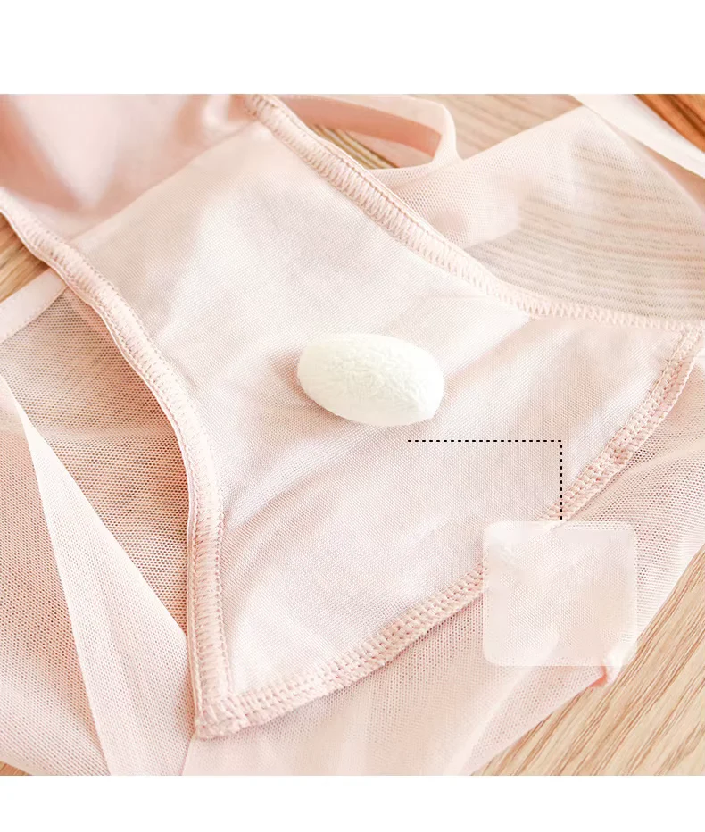 Nahtloser Slip aus schwarzer Seide