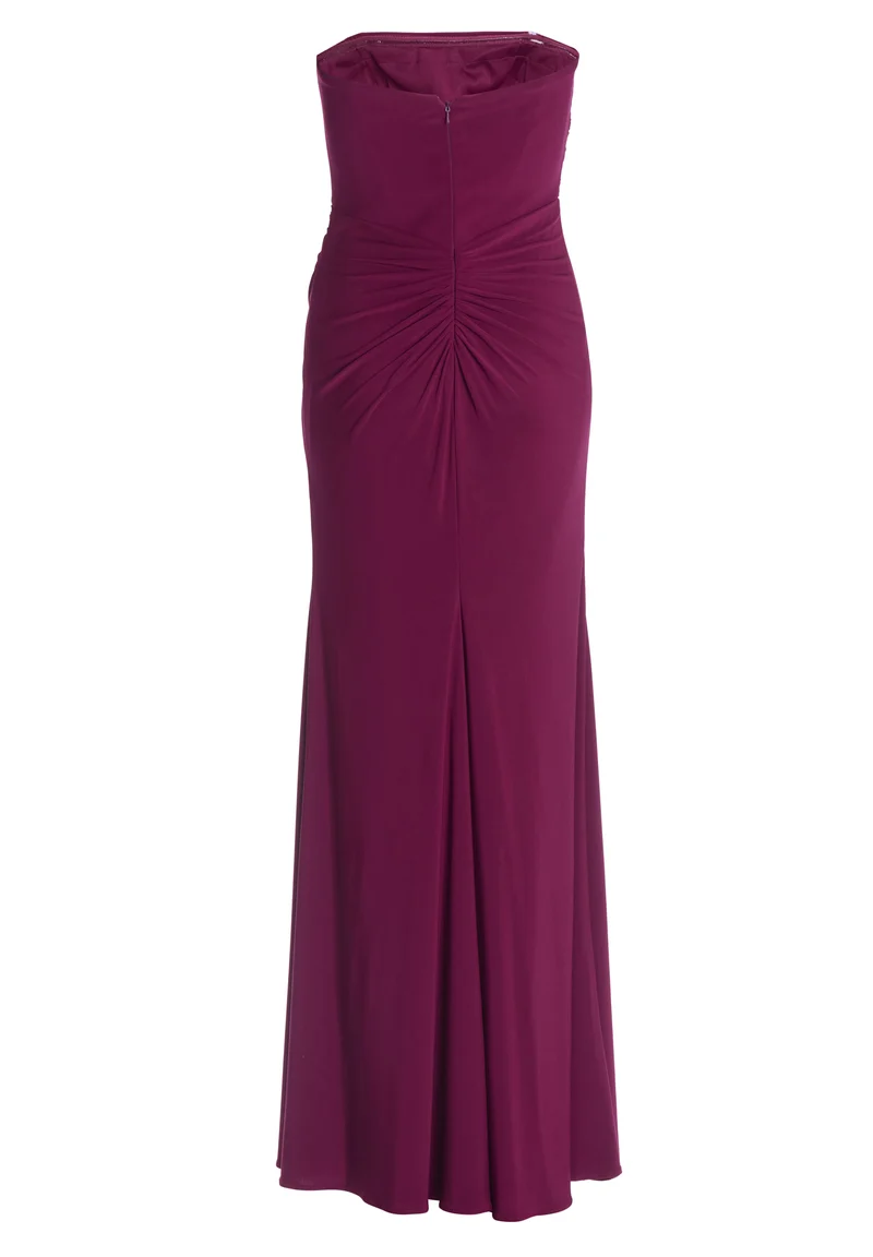 Figurbetontes Abendkleid mit Beinschlitz