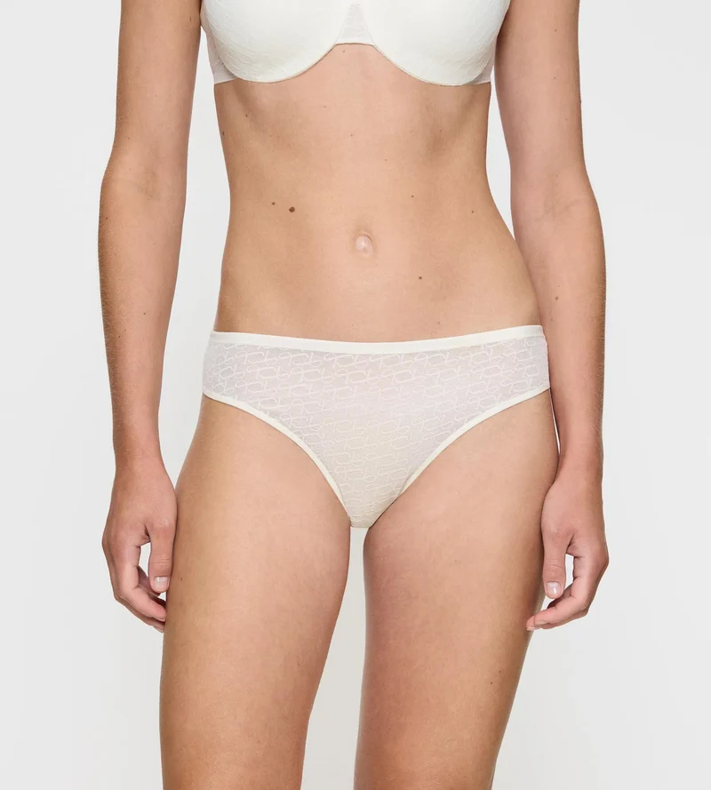 Triumph Signature Sheer Tai EX