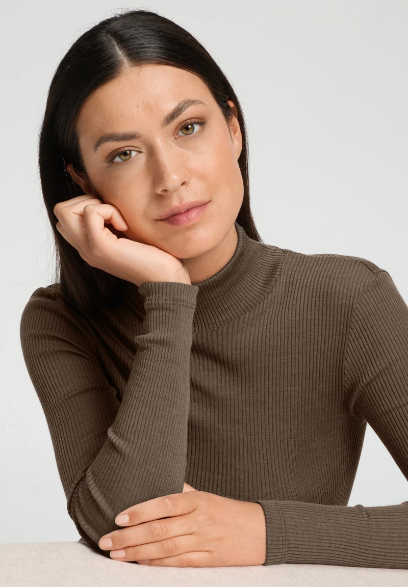 Marcia Turtle-Neck Shirt | natural teak 070758-072768