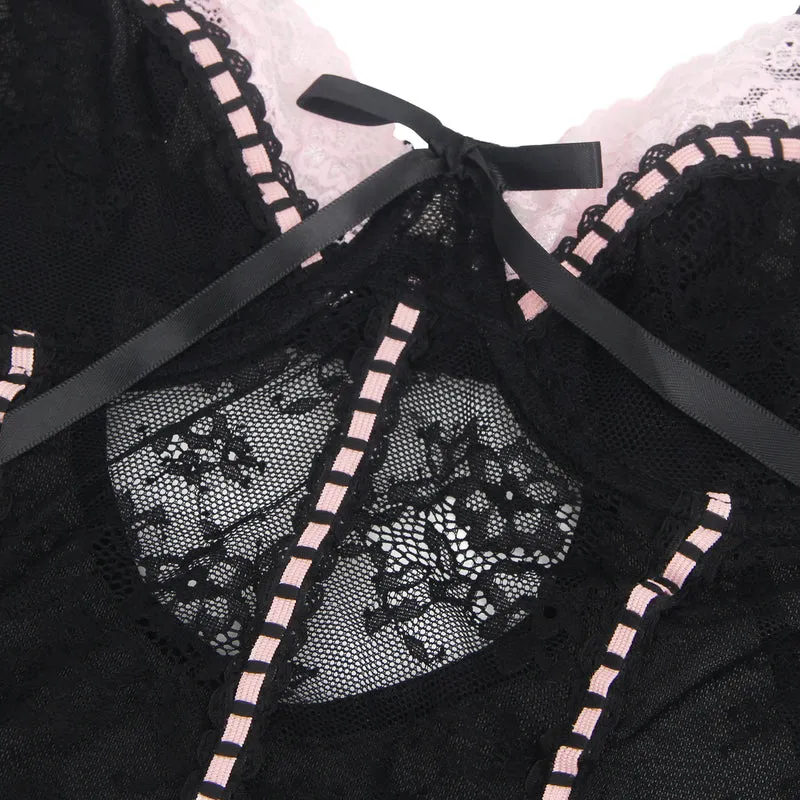 Sexy Schwarzes Rüschen-Nachtkleid – Spitze, Strapse & verführerische Lingerie