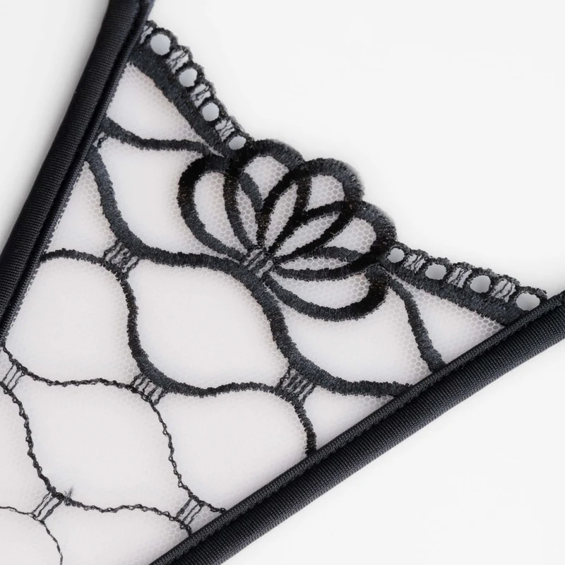 Charming Princess - Black - Mini G-String mit Schmuck