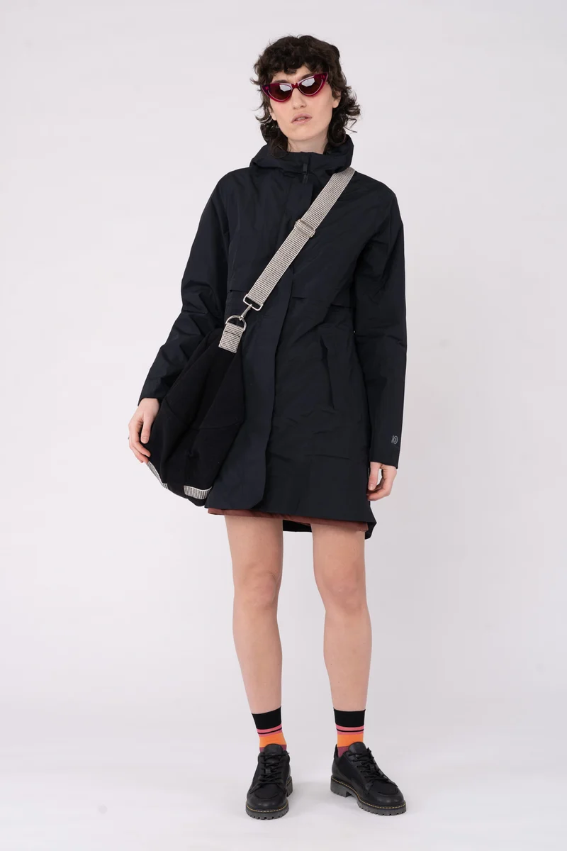 Lange Regenjacke aus recyceltem Polyester