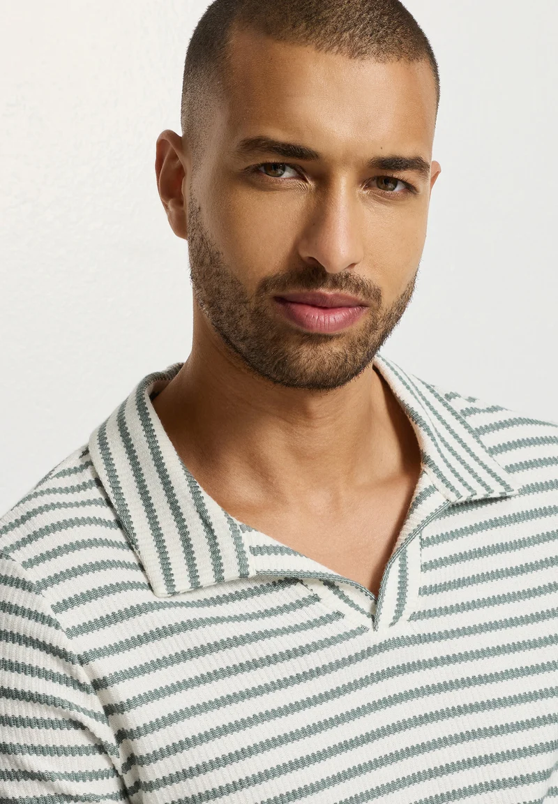 Travelwear S/SLV Shirt V-Neck | studio green stripes 075865-073114