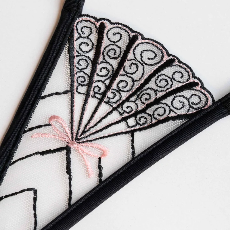 Secret Geisha - Micro T-String mit Schmuck - Schwarz/Rosa