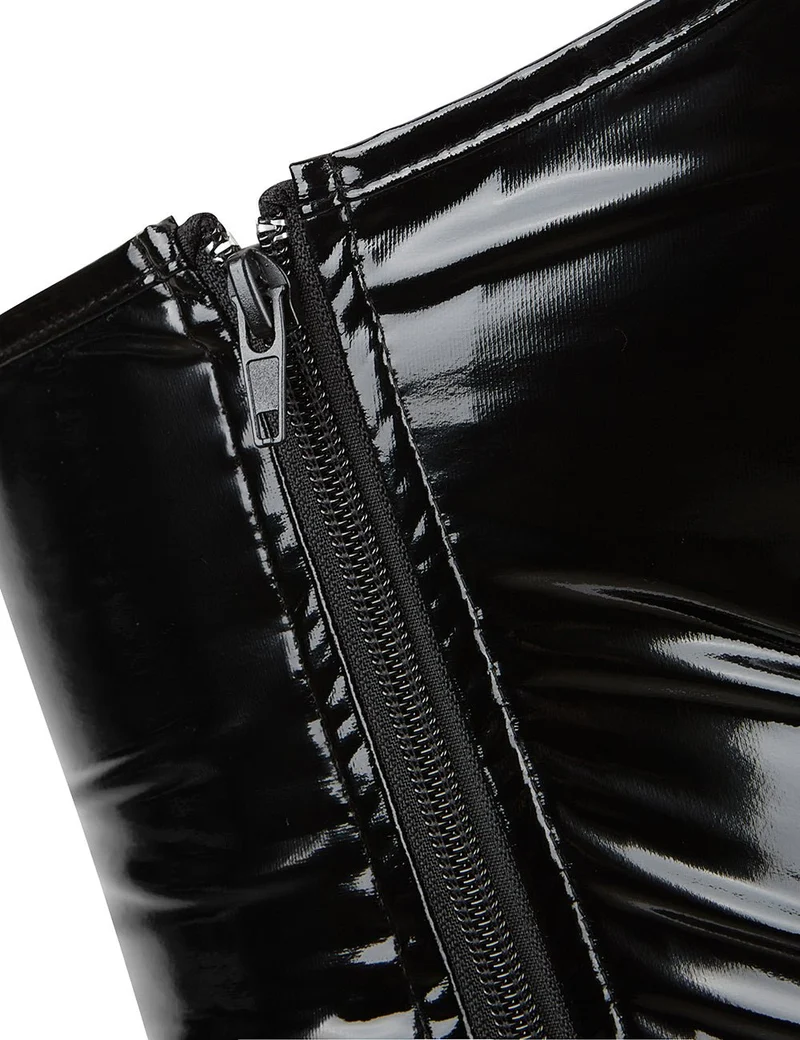 Schwarzer Lackleder-Body – Asymmetrisch, gekreuzter Rücken und 9 Stäbe