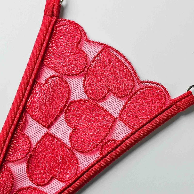 Queen of Hearts - Micro G-String mit Schmuck - Rot