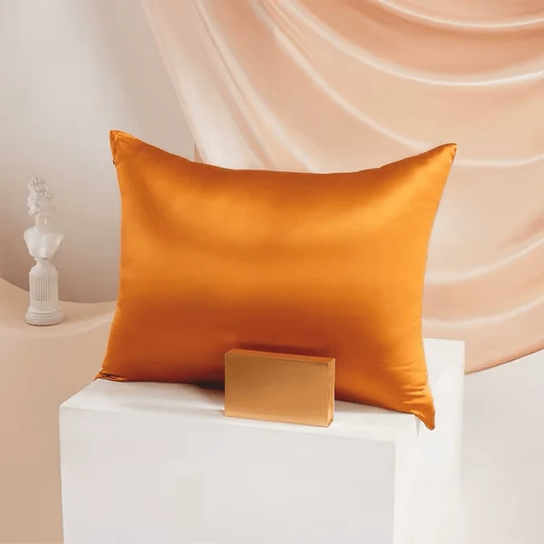 Kissenbezug aus 100 % Seide in Metallic-Gold