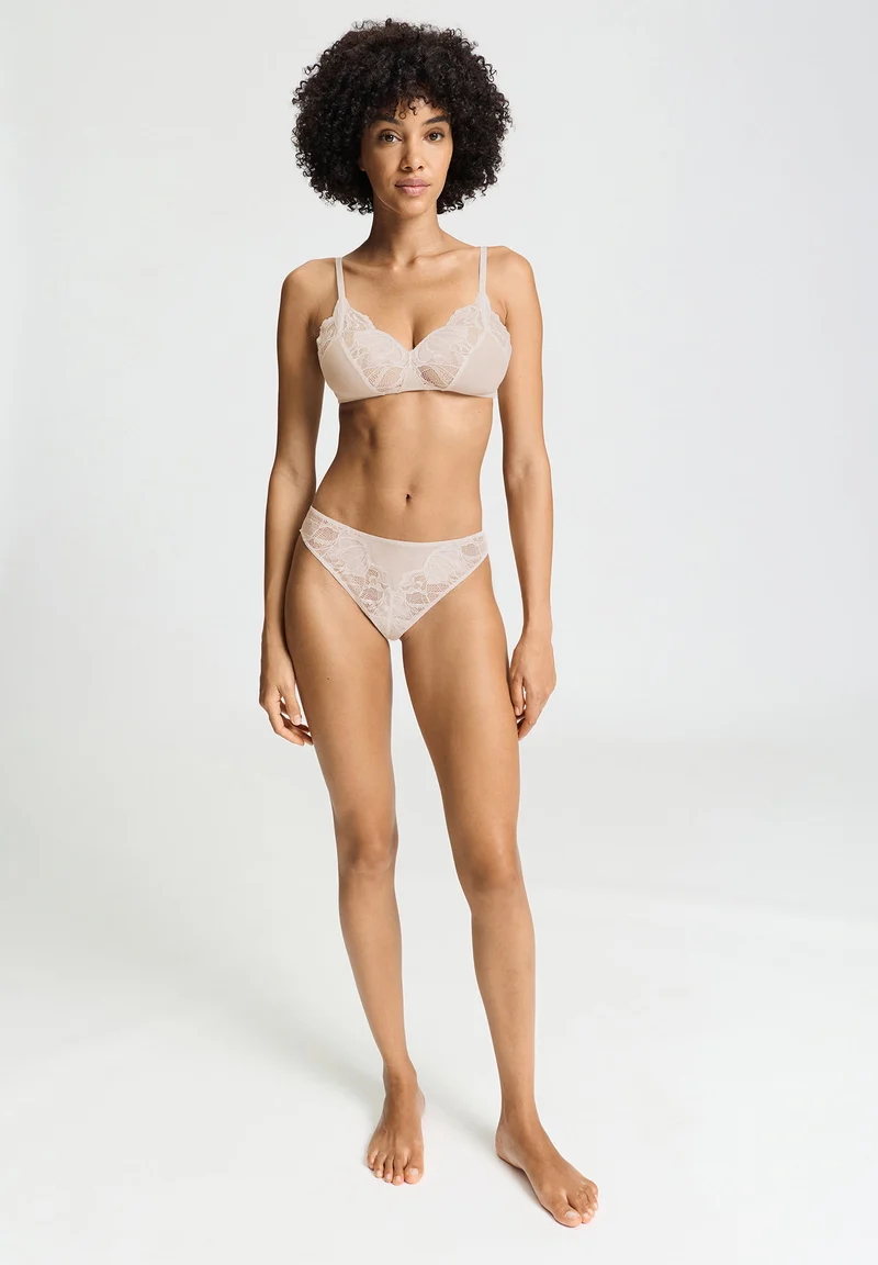 Lysia Thong | moonlight 070762-071233