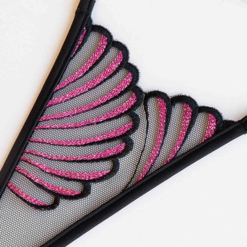 Burlesque - Mini G-String mit Schmuck - Schwarz/Pink