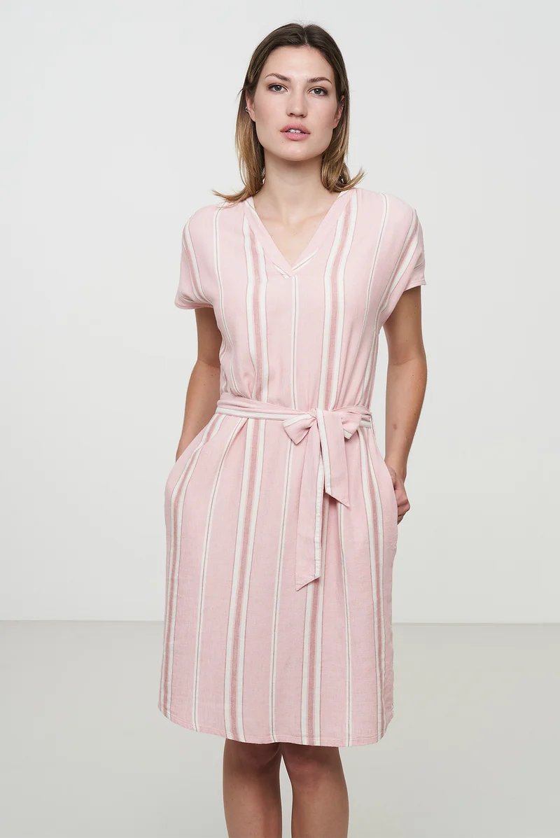 Gestreiftes Kleid aus ECOVERO™