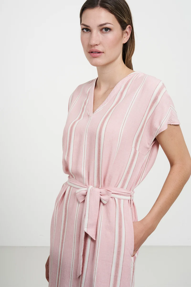 Gestreiftes Kleid aus ECOVERO™