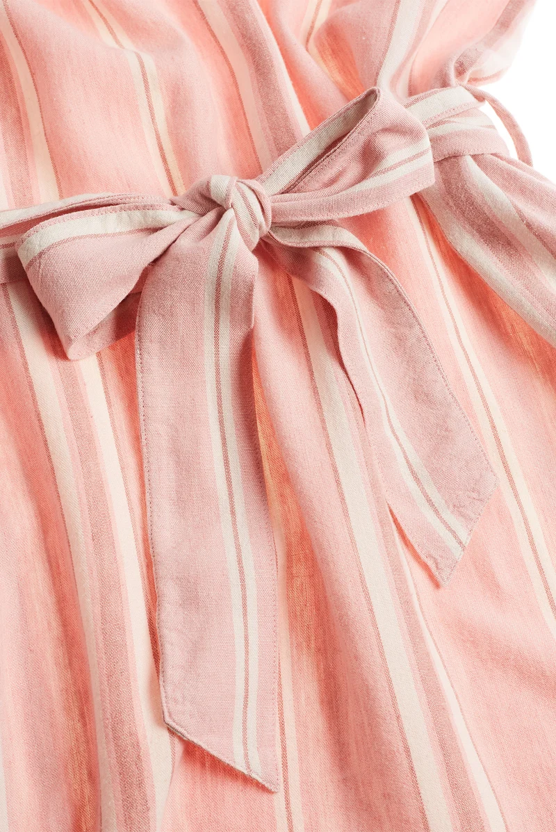 Gestreiftes Kleid aus ECOVERO™