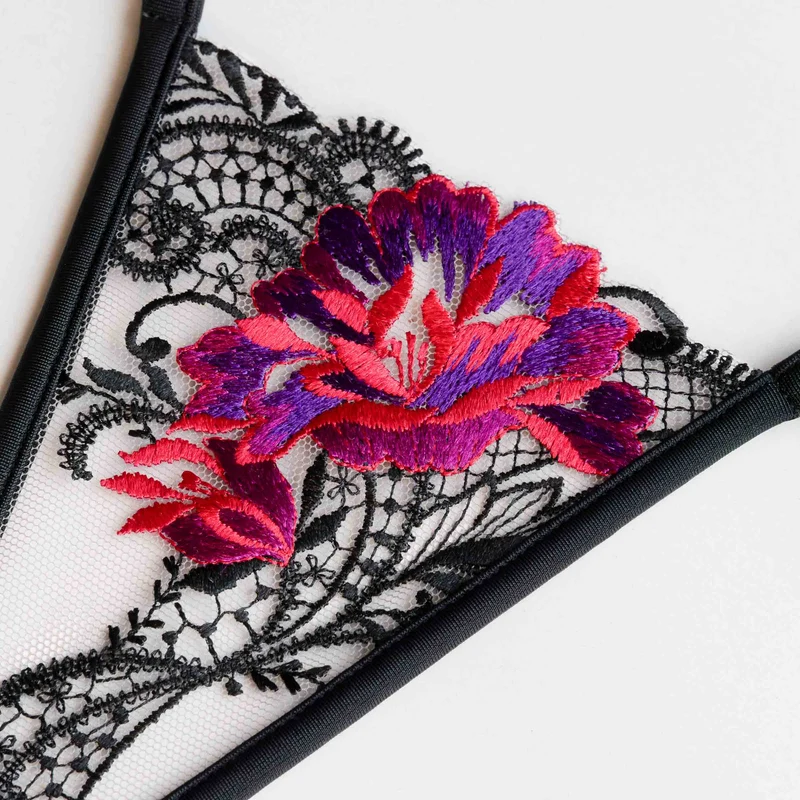 Greek Night - Mini G-String mit Schmuck - Schwarz