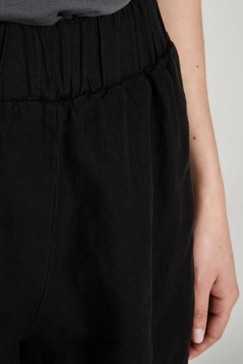 Kurze Hose aus Leinen