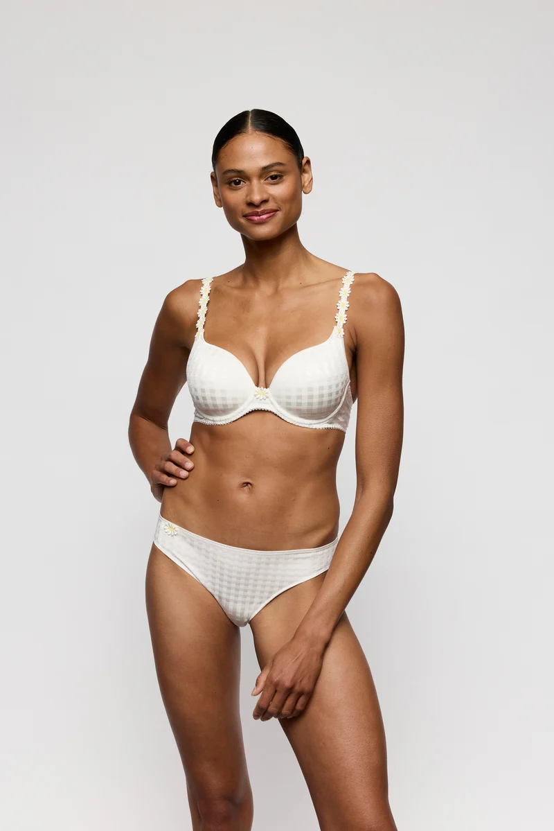 AVERO Ivory Petal Rioslip