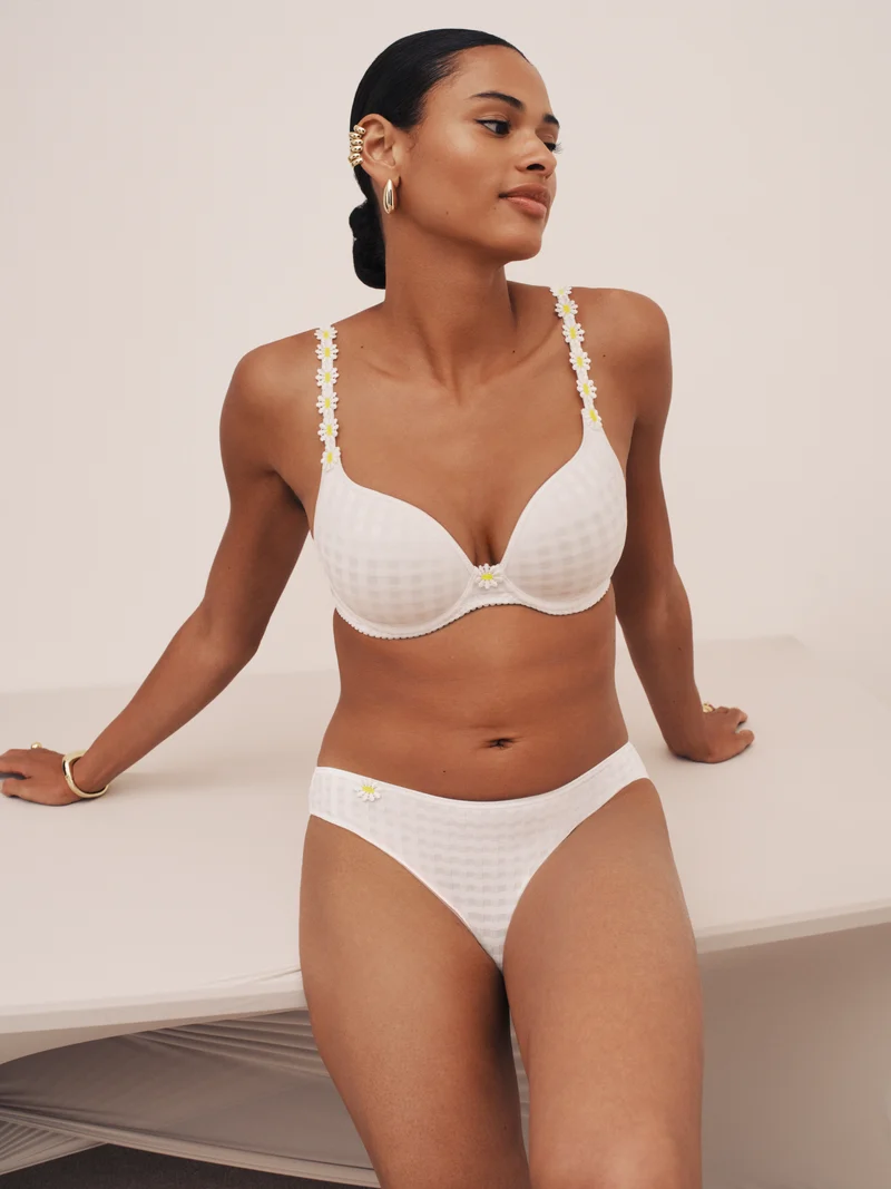 AVERO Ivory Petal Rioslip