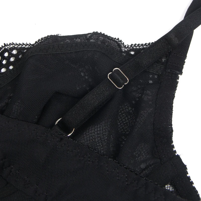 Schwarzer Neckholder-Teddy – V-Ausschnitt, Rüschenbesatz und Taillengürtel