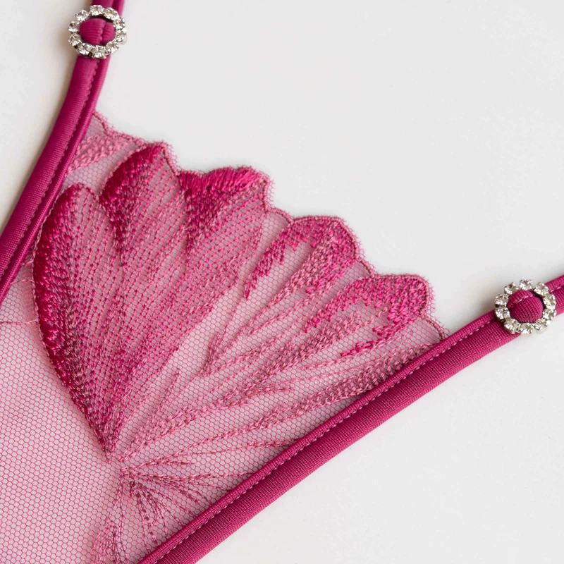 Purple Temptation - Mini G-String mit Schmuck - Violett
