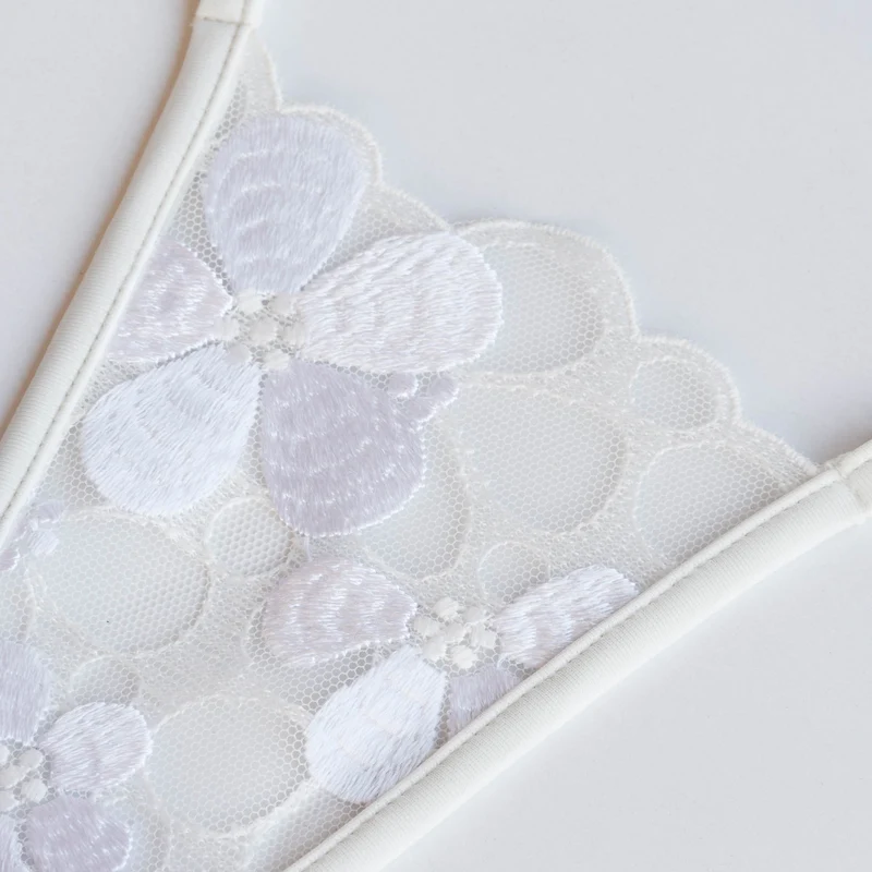 Ivory Pearl - Mini G-String mit Schmuck - Elfenbein/Weiß