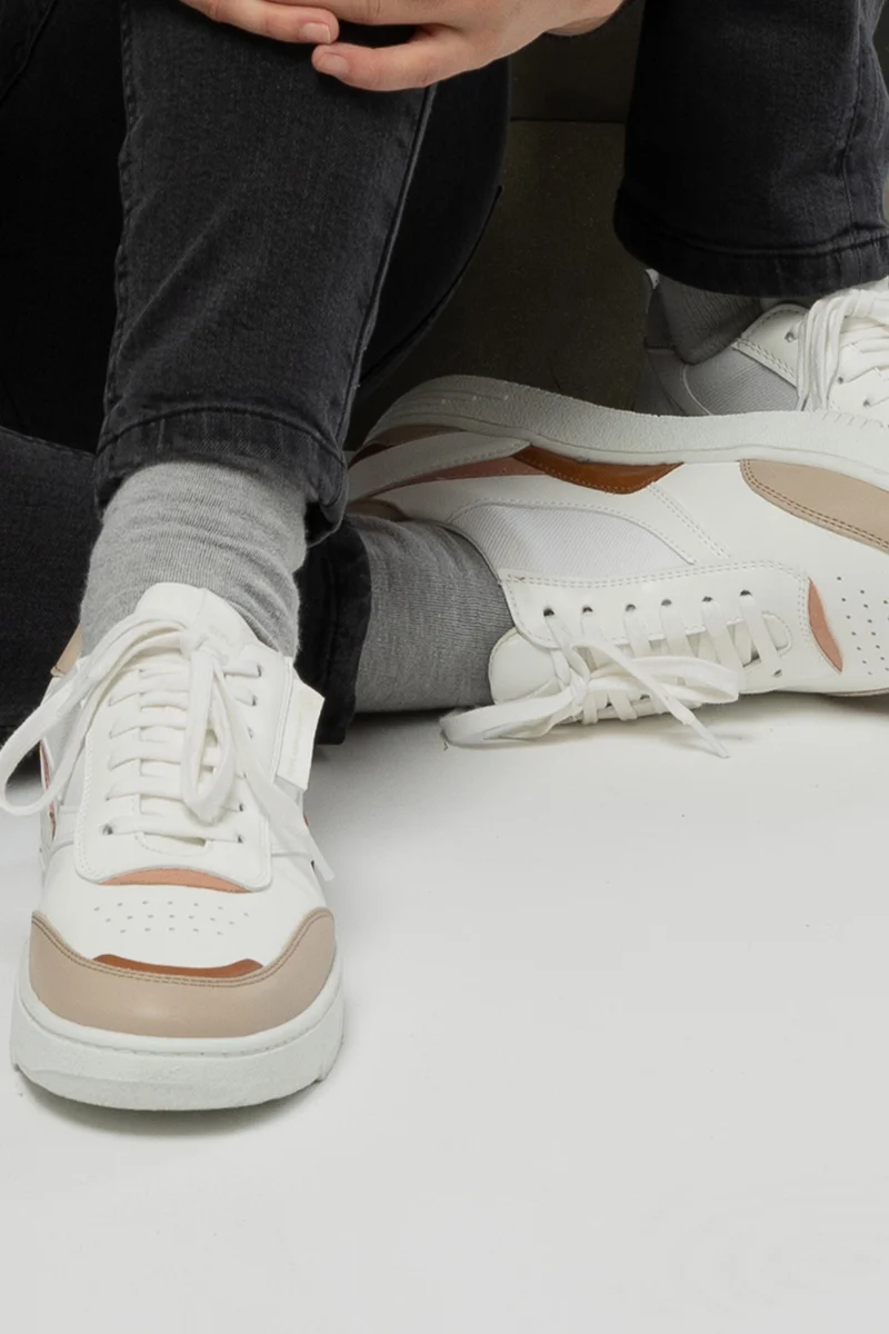 Sand Schuhe aus recyceltem Polyester