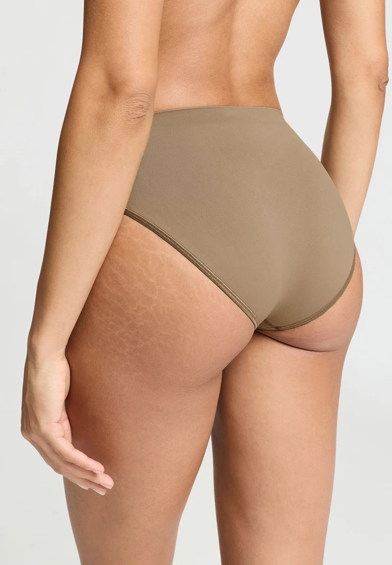 Touch Feeling Midi Briefs | suede camel 071812-072825